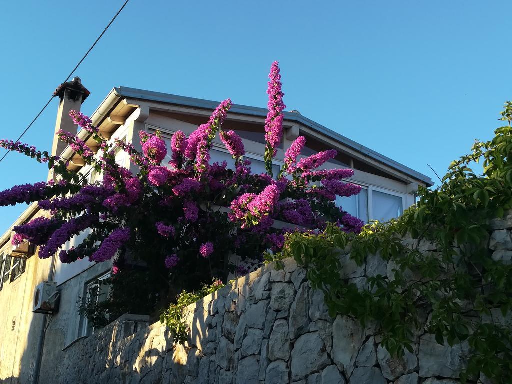 Neno - Terrace & Parking * Veli Lošinj