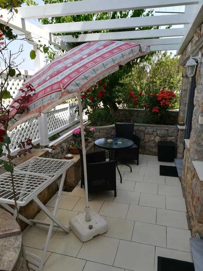 Neno - Terrace & Parking