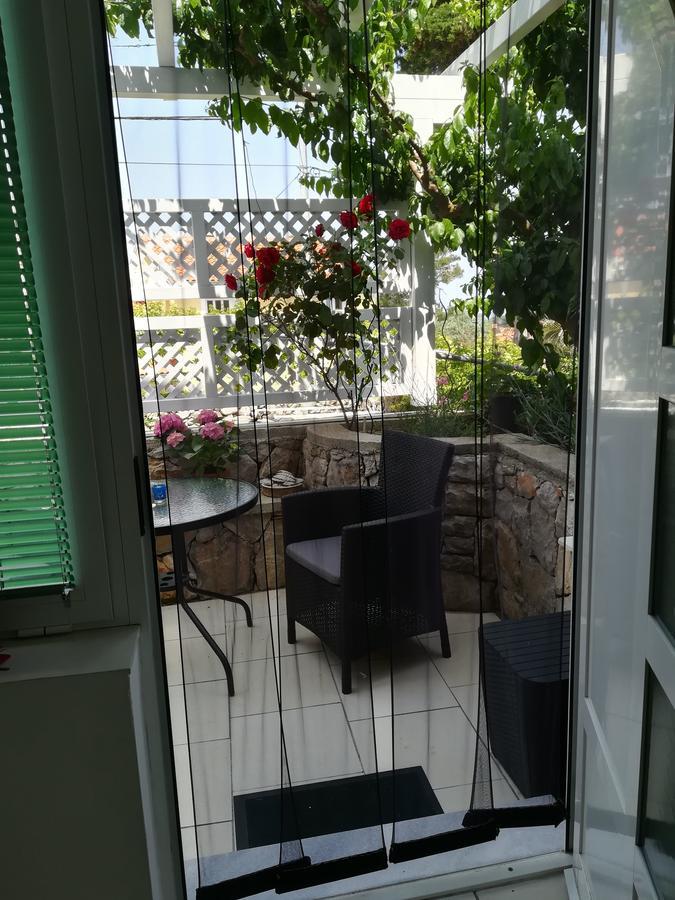 Neno - Terrace & Parking Appartement Veli Lošinj