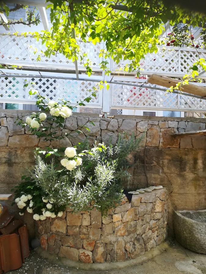 Neno - Terrace & Parking * Veli Lošinj