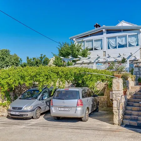 Apartment Neno - Terrace & Parking Veli Losinj Exterior photo